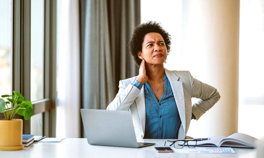 Programming education session with instructor demonstrating code on screen