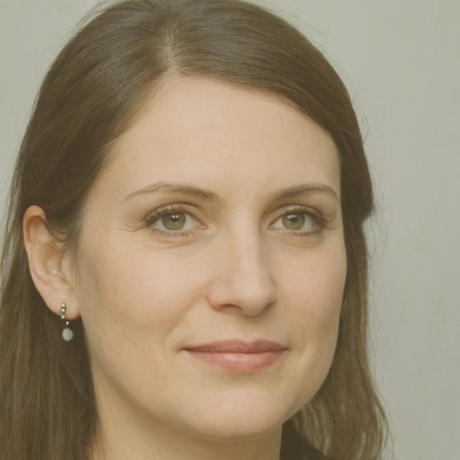 Laila Khamis profile